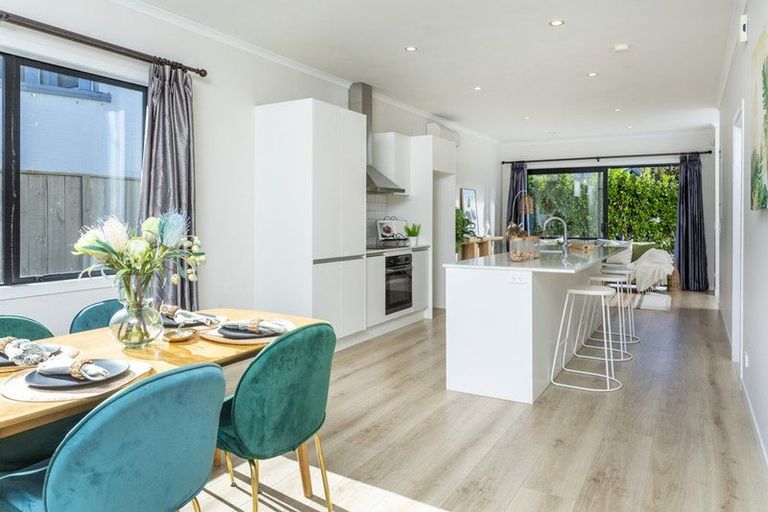 Photo of property in 10 Grey Warbler Road, Hobsonville, Auckland, 0616