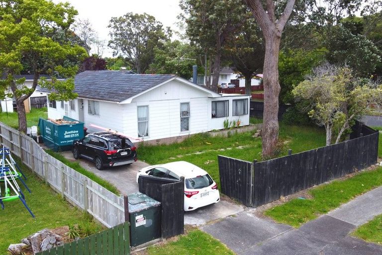 Photo of property in 3 Sandrine Avenue, Clover Park, Auckland, 2019