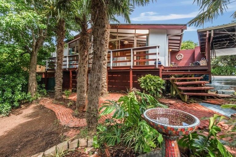 Photo of property in 1/29 Heron Place, Pakuranga Heights, Auckland, 2010