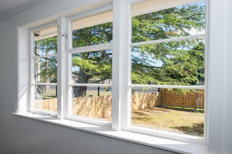 Photo of property in 1/494 Swanson Road, Ranui, Auckland, 0612