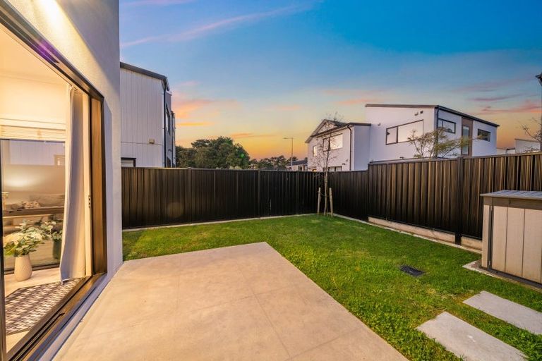 Photo of property in 5 Gloaming Lane, Wallaceville, Upper Hutt, 5018
