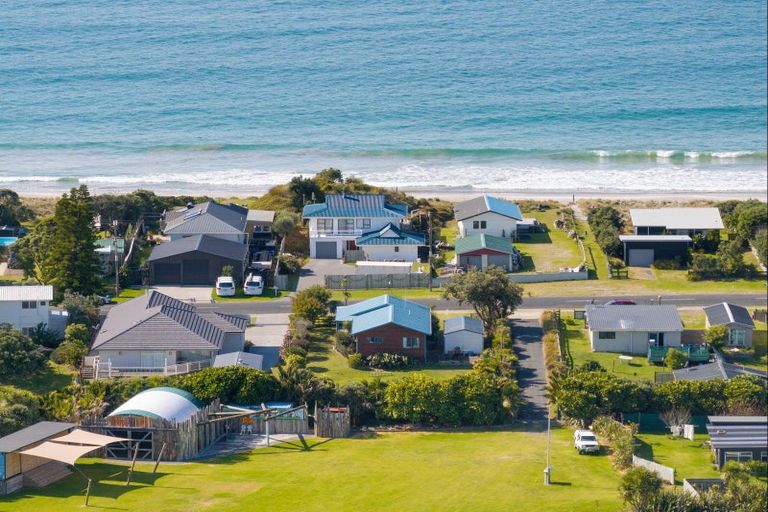 Photo of property in 563 Pukehina Parade, Pukehina, Te Puke, 3189