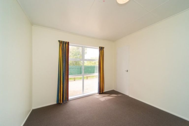 Photo of property in 4 Rhodes Drive, Kelvin Grove, Palmerston North, 4414