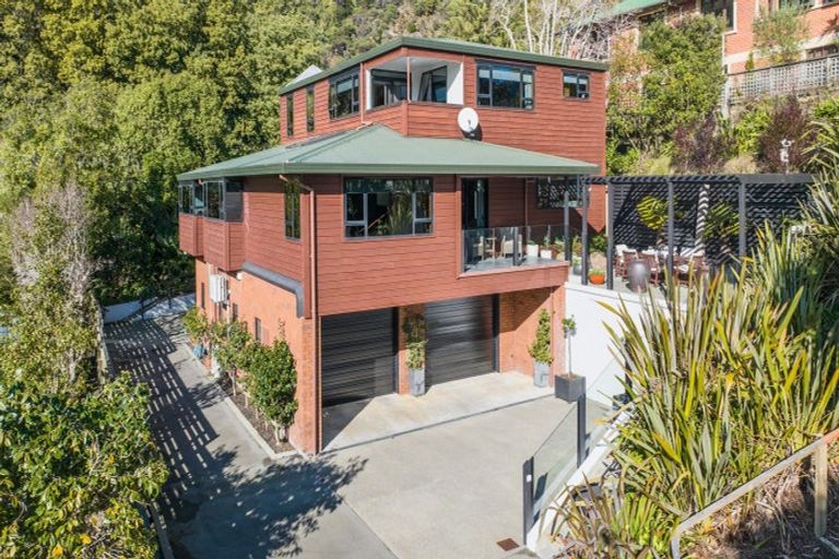 Photo of property in 5 Milton Terrace, Picton, 7220