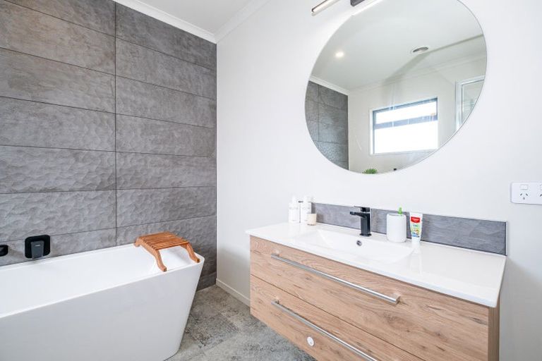 Photo of property in 27 Richard Pearse Drive, Temuka, 7920