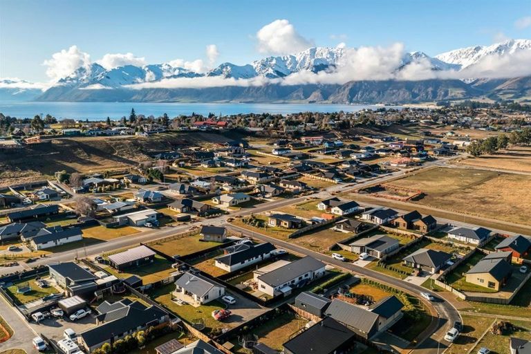 Photo of property in 6 Pennycook Place, Lake Hawea, Wanaka, 9382