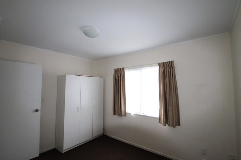 Photo of property in 22 Essex Street, Te Atatu South, Auckland, 0610