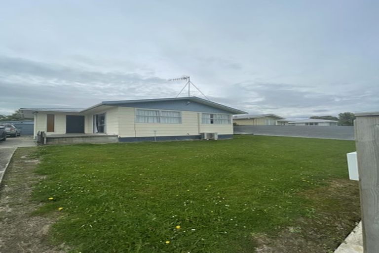 Photo of property in 9 Clutha Place, Westbrook, Palmerston North, 4412
