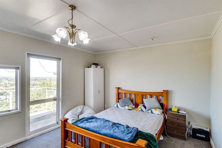 Photo of property in 27a Enfield Road, Hospital Hill, Napier, 4110