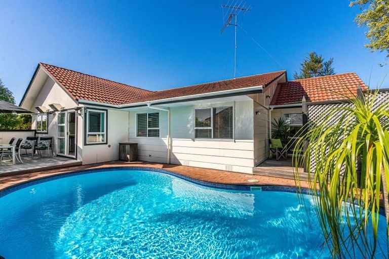 Photo of property in 175 Chelsea View Drive, Chatswood, Auckland, 0626