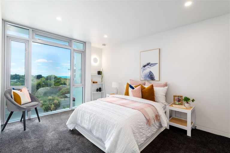 Photo of property in 10/272 Marine Parade, New Brighton, Christchurch, 8061