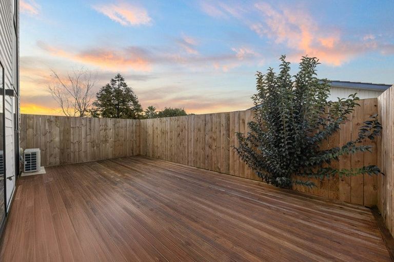 Photo of property in 27 Jandell Crescent, Bucklands Beach, Auckland, 2014