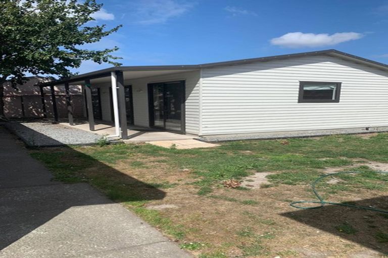 Photo of property in 18 Avonhead Road, Avonhead, Christchurch, 8042