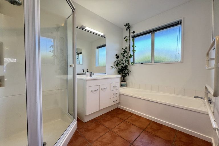 Photo of property in 1/92 Racecourse Road, Sockburn, Christchurch, 8042