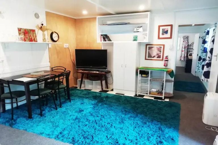 Photo of property in 26 Mackinnon Terrace, Sunshine Bay, Queenstown, 9300