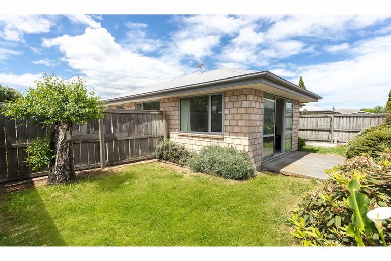 Photo of property in 1/335 Main South Road, Hornby, Christchurch, 8042