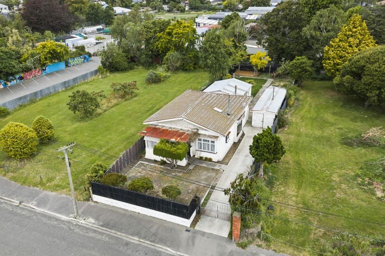 Photo of property in 30 Cowlishaw Street, Avonside, Christchurch, 8061