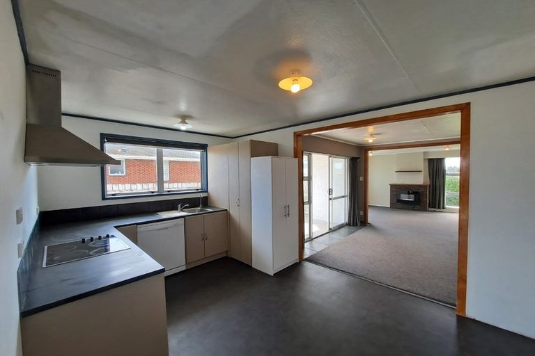 Photo of property in 35 Camellia Avenue, Bell Block, New Plymouth, 4312