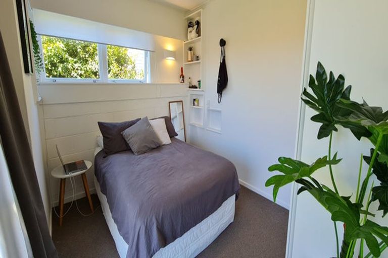 Photo of property in 46 Exmouth Road, Northcote, Auckland, 0627