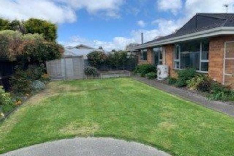 Photo of property in 2/38 Delaware Crescent, Russley, Christchurch, 8042