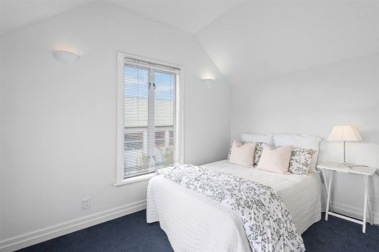 Photo of property in 2/148 Memorial Avenue, Burnside, Christchurch, 8053