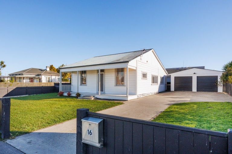 Photo of property in 16 Queen Street, Feilding, 4702