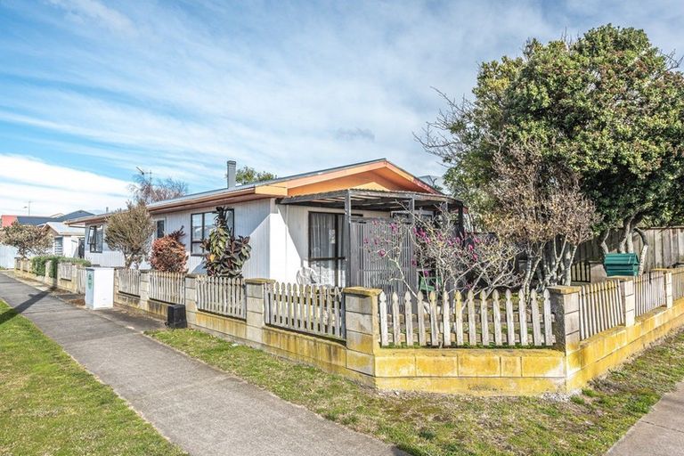 Photo of property in 33 Alma Road, Gonville, Whanganui, 4501