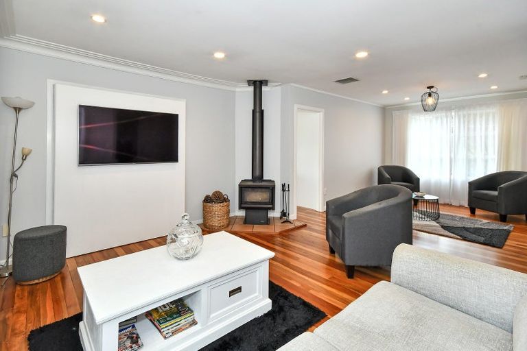 Photo of property in 11a Youngs Road, Papakura, 2110