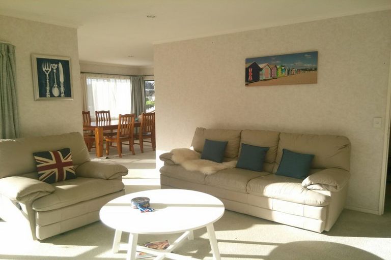 Photo of property in 1/28 Bernie Edwards Place, Botany Downs, Auckland, 2010