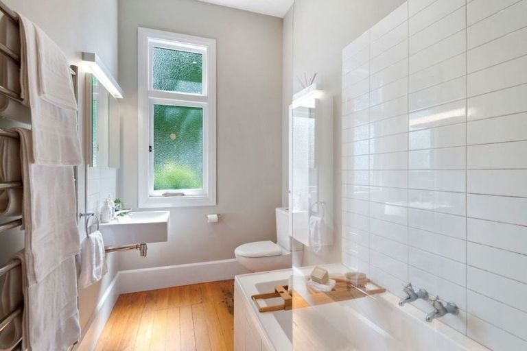 Photo of property in 96 Dyers Pass Road, Cashmere, Christchurch, 8022