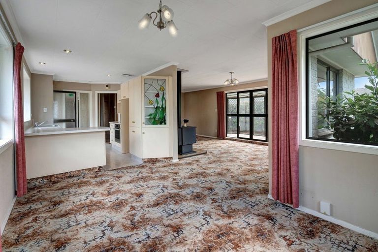 Photo of property in 92 Wingate Street, Redwood, Christchurch, 8051