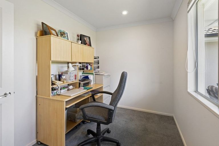 Photo of property in 52 Chateau Drive, Burnside, Christchurch, 8053