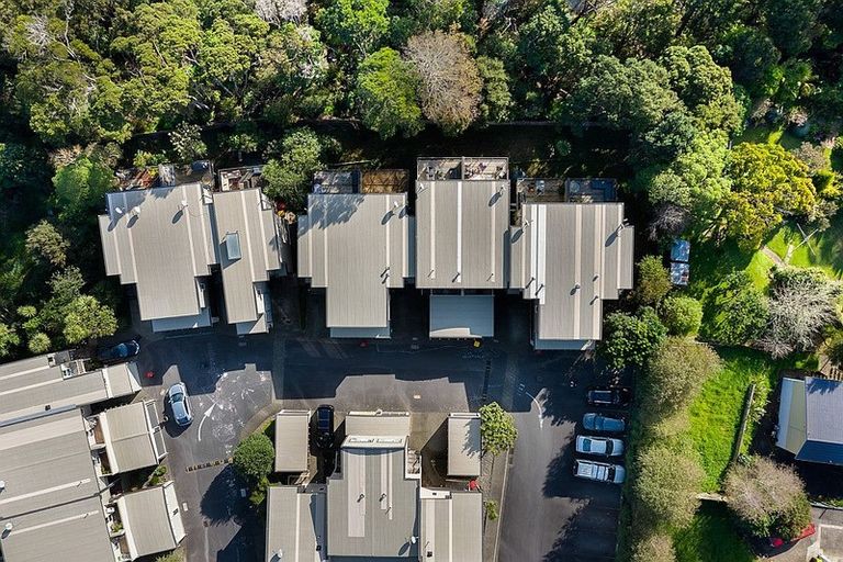 Photo of property in 1/206 Manuka Road, Bayview, Auckland, 0629