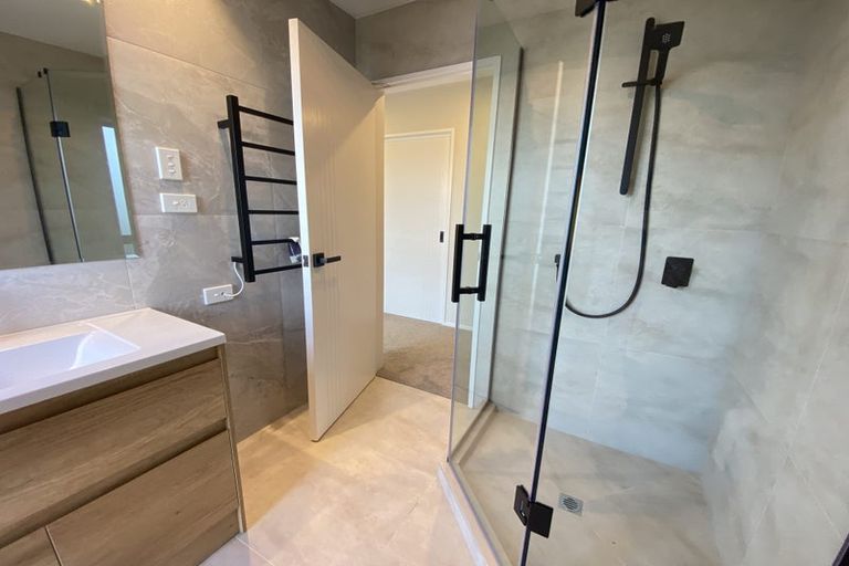 Photo of property in 13a Yule Place, Massey, Auckland, 0614