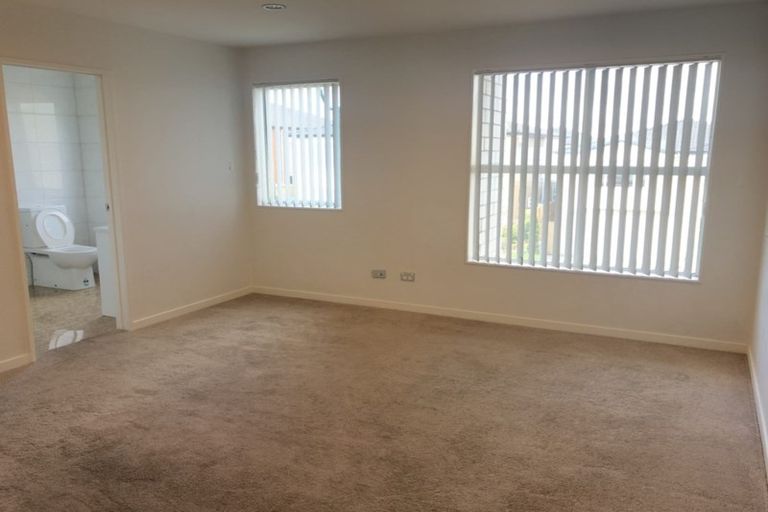 Photo of property in 5 Carrickdawson Drive, Flat Bush, Auckland, 2019