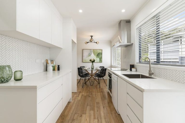 Photo of property in 29 Aplin Place, Birkdale, Auckland, 0626