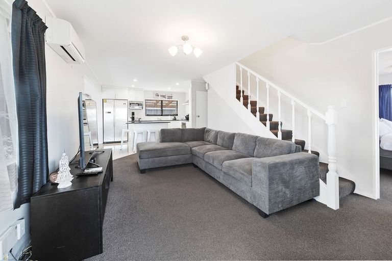 Photo of property in 43a Overton Road, Papatoetoe, Auckland, 2025