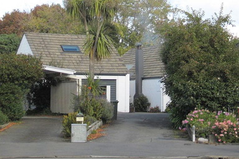 Photo of property in 17 Glenavon Place, Ilam, Christchurch, 8041