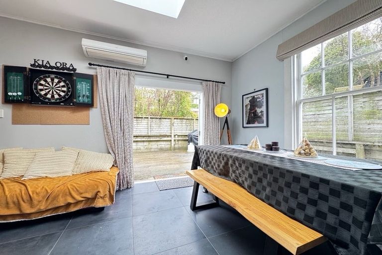 Photo of property in 7 Omar Street, Khandallah, Wellington, 6035