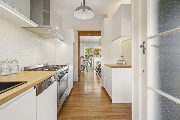 Photo of property in 1/14 Montgomery Avenue, Belmont, Auckland, 0622