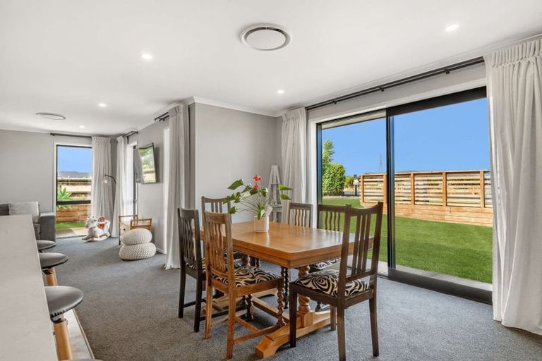 Photo of property in 2 Atutahi Street, Hurdon, New Plymouth, 4310