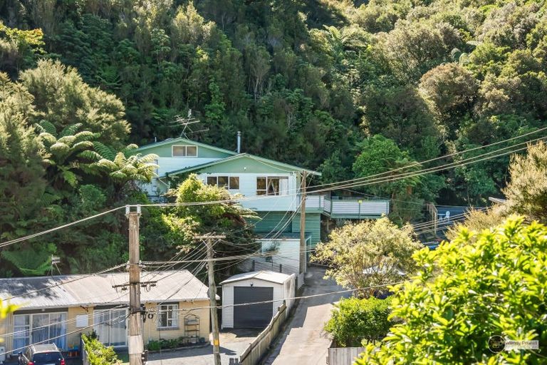 Photo of property in 15 John Street, Stokes Valley, Lower Hutt, 5019
