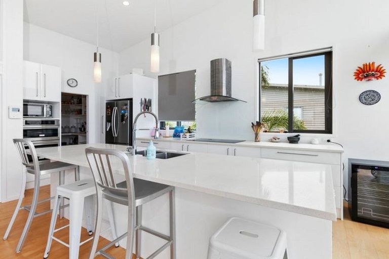 Photo of property in 1171 Whangaparaoa Road, Gulf Harbour, Whangaparaoa, 0930