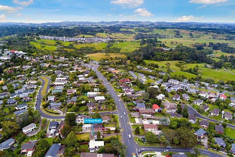 Photo of property in 41 Royal Road, Massey, Auckland, 0614