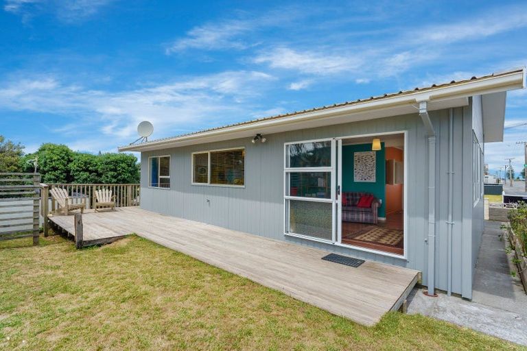 Photo of property in 22 Marine Parade, Otaki Beach, Otaki, 5512