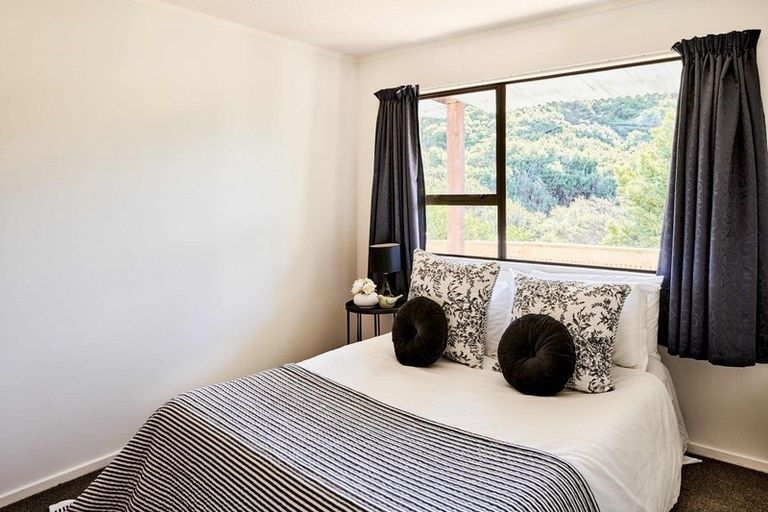 Photo of property in 38 Exploration Way, Whitby, Porirua, 5024
