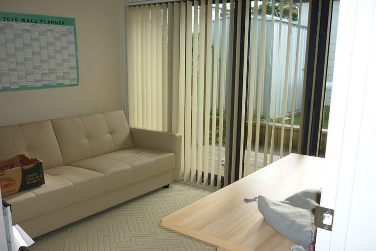 Photo of property in 64a Golf Road, New Lynn, Auckland, 0600