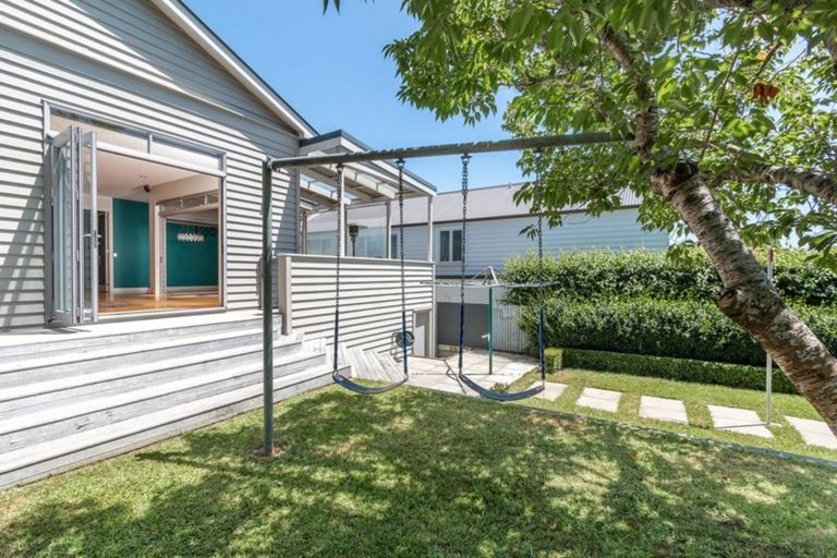 Photo of property in 17 Grosvenor Street, Grey Lynn, Auckland, 1021