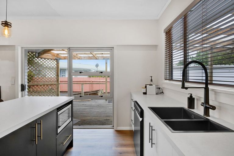 Photo of property in 128 Waihi Road, Hawera, 4610