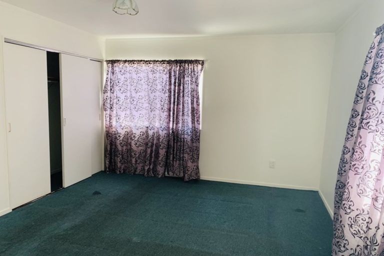 Photo of property in 1 Convair Crescent, Mangere, Auckland, 2022